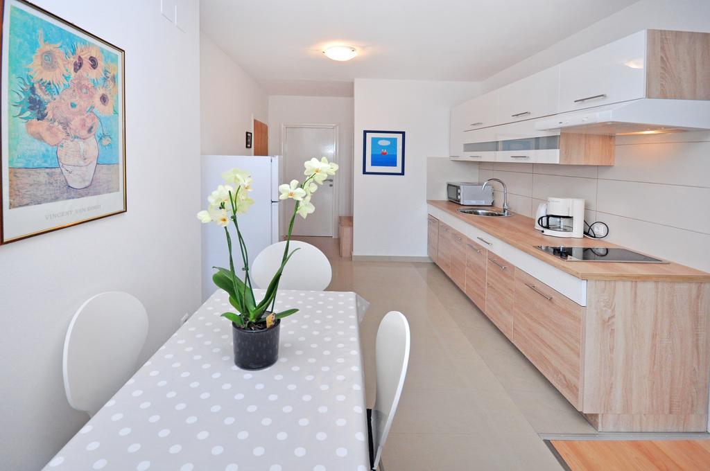 Apartments Zorka Leko โอมิช ห้อง รูปภาพ