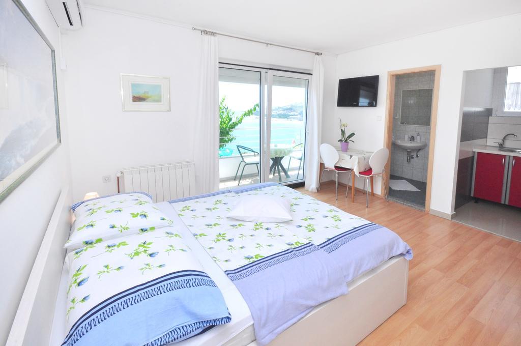 Apartments Zorka Leko โอมิช ห้อง รูปภาพ